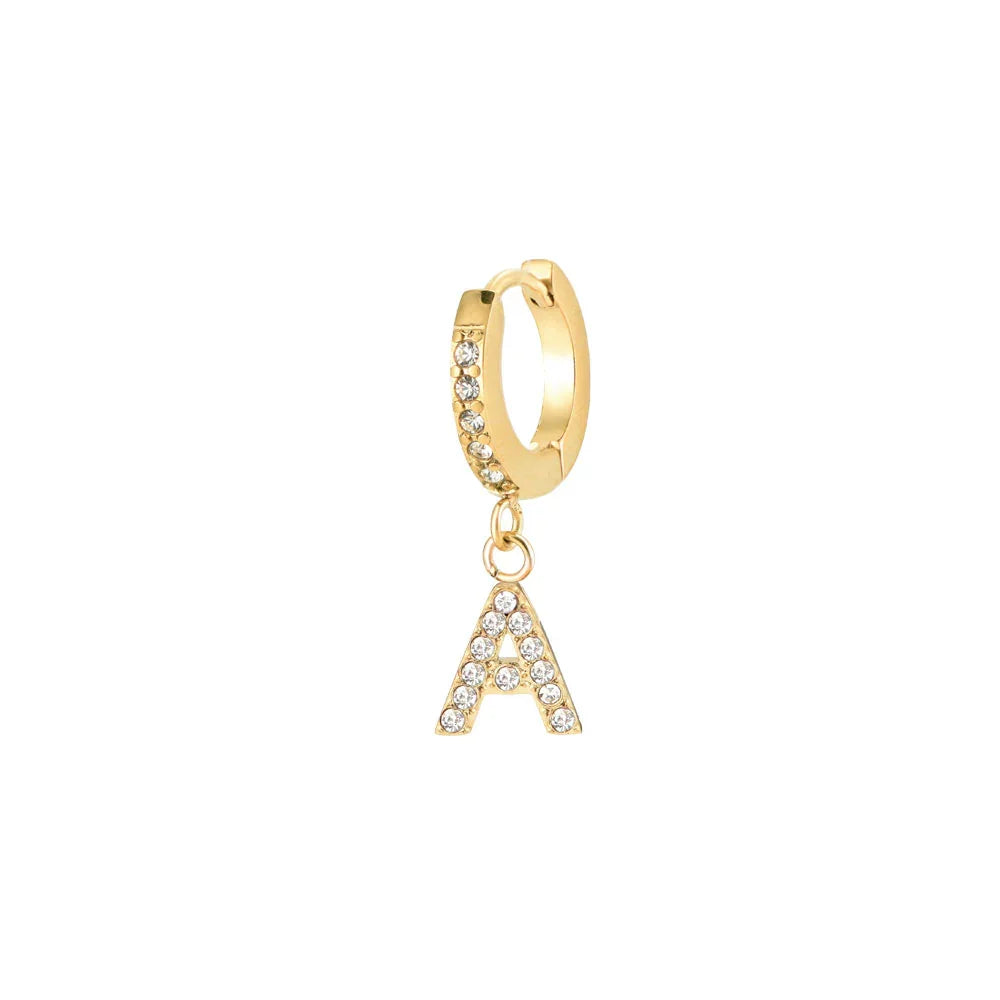Goldfarbener Ohrring mit Zirkonia besetztem Buchstaben A Anhänger