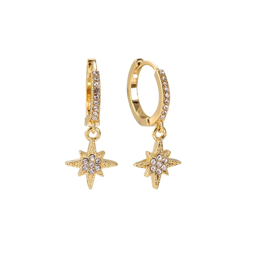 Goldene Creolen Ohrringe mit funkelnden Kristall-Sternanhängern