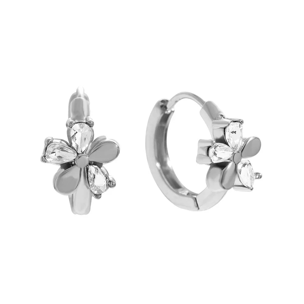 Silberne Creolen-Ohrringe mit floralem Design und klaren tropfenförmigen Kristallen