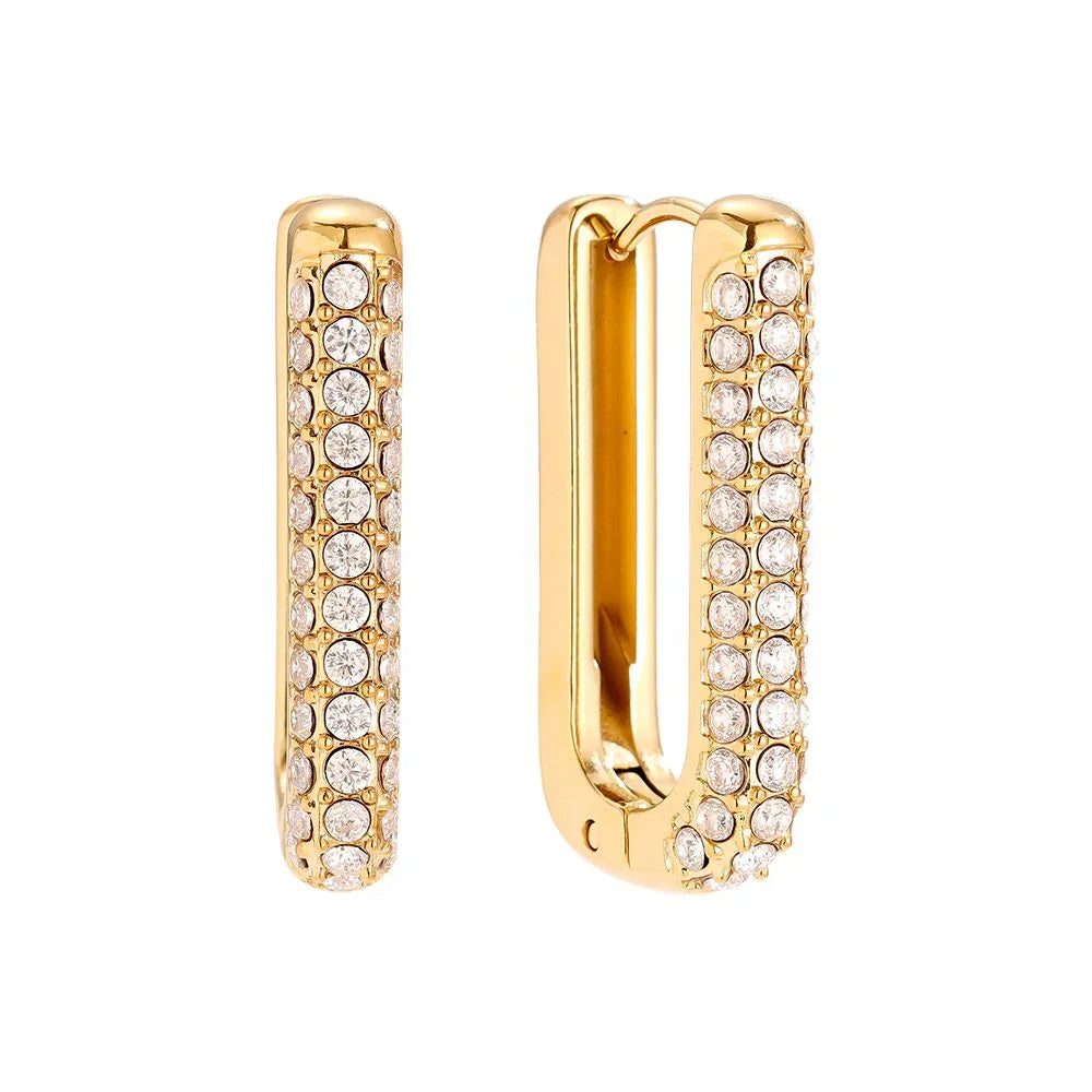 Goldene Creolen mit funkelnden klaren Zirkonia-Steinen, eleganter Schmuck-Ohrring