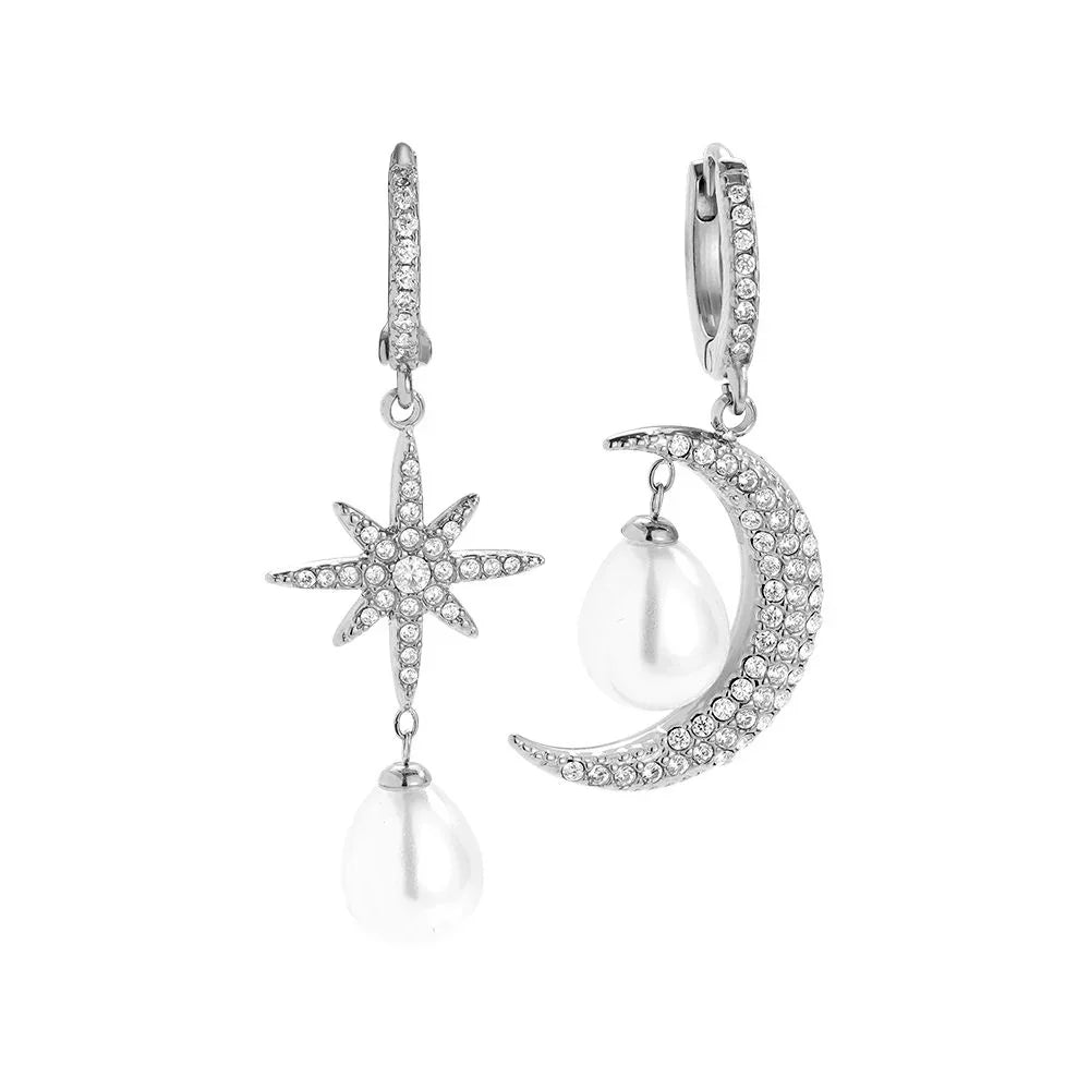 Silberne Ohrringe mit Mond, Stern und hängenden Perlen, mit funkelnden Kristallen besetzt