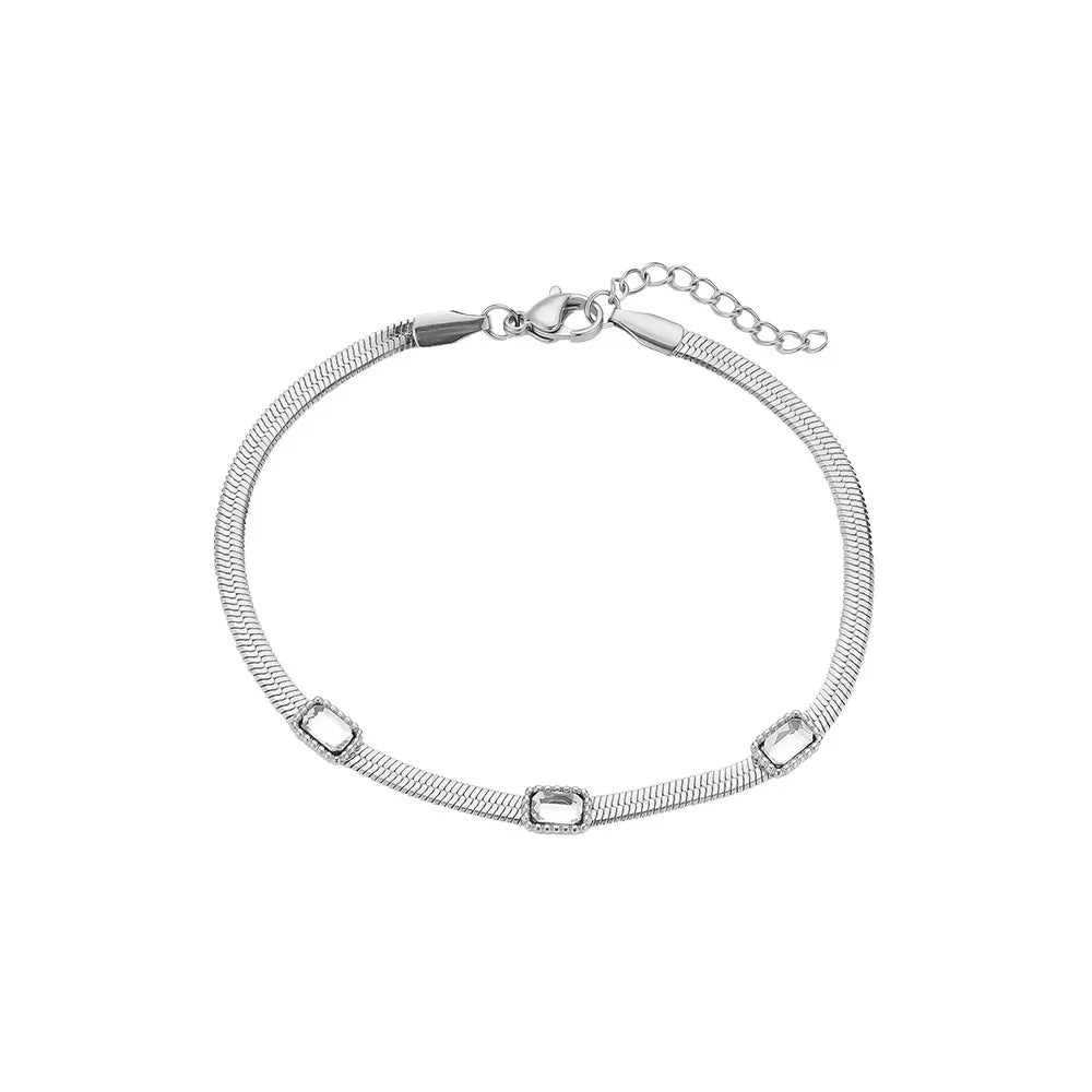 Silbernes Armband mit Kettengliedern und drei rechteckigen Schmucksteinen