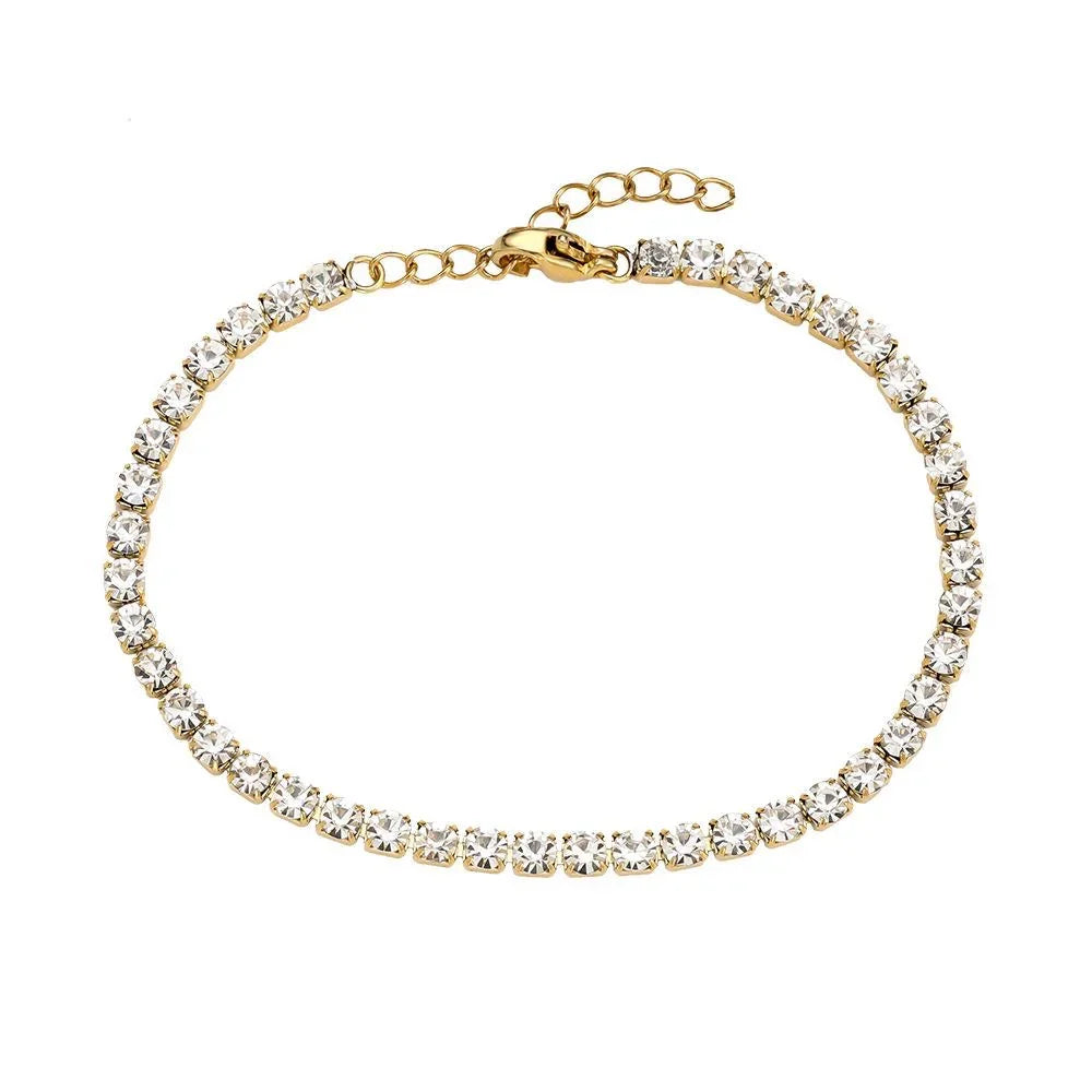 Feines goldfarbenes Armband mit klaren Strasssteinen und verstellbarem Verschluss