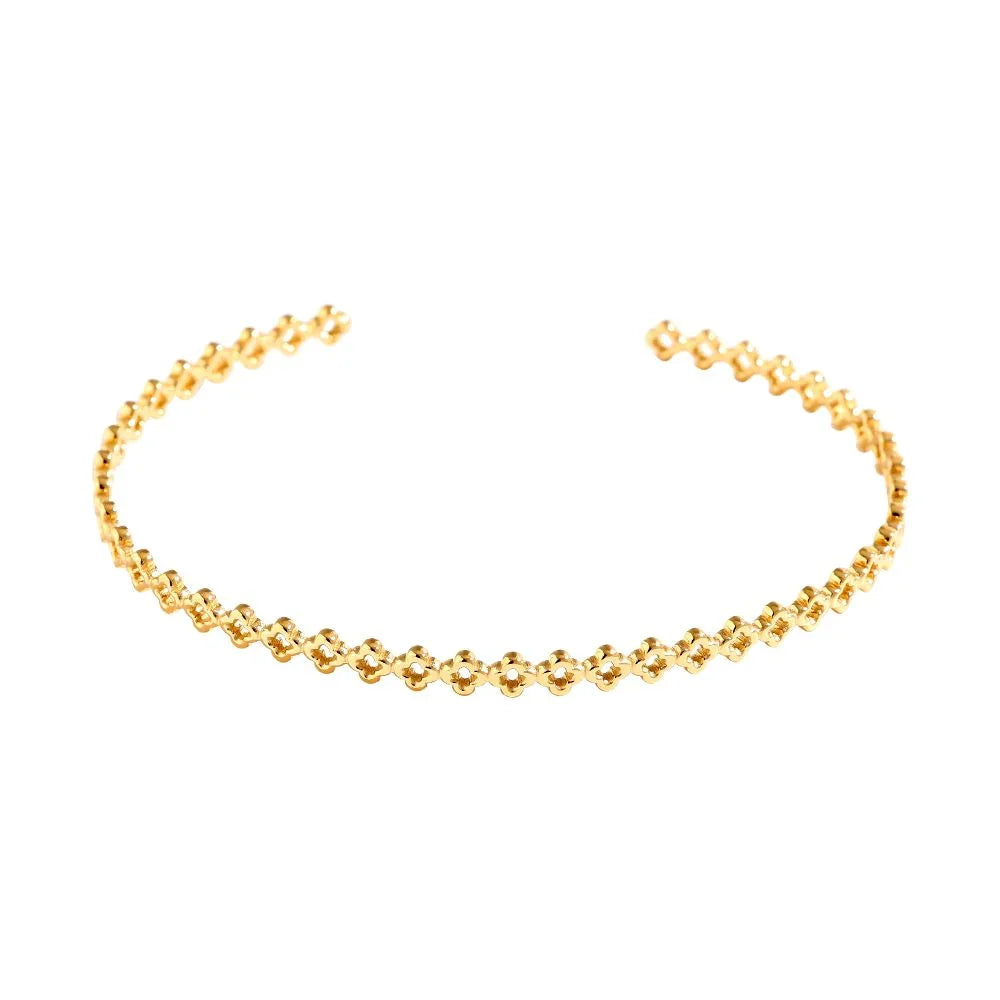 Feines goldfarbenes offenes Armband mit kleeblattförmigem Gliederdesign