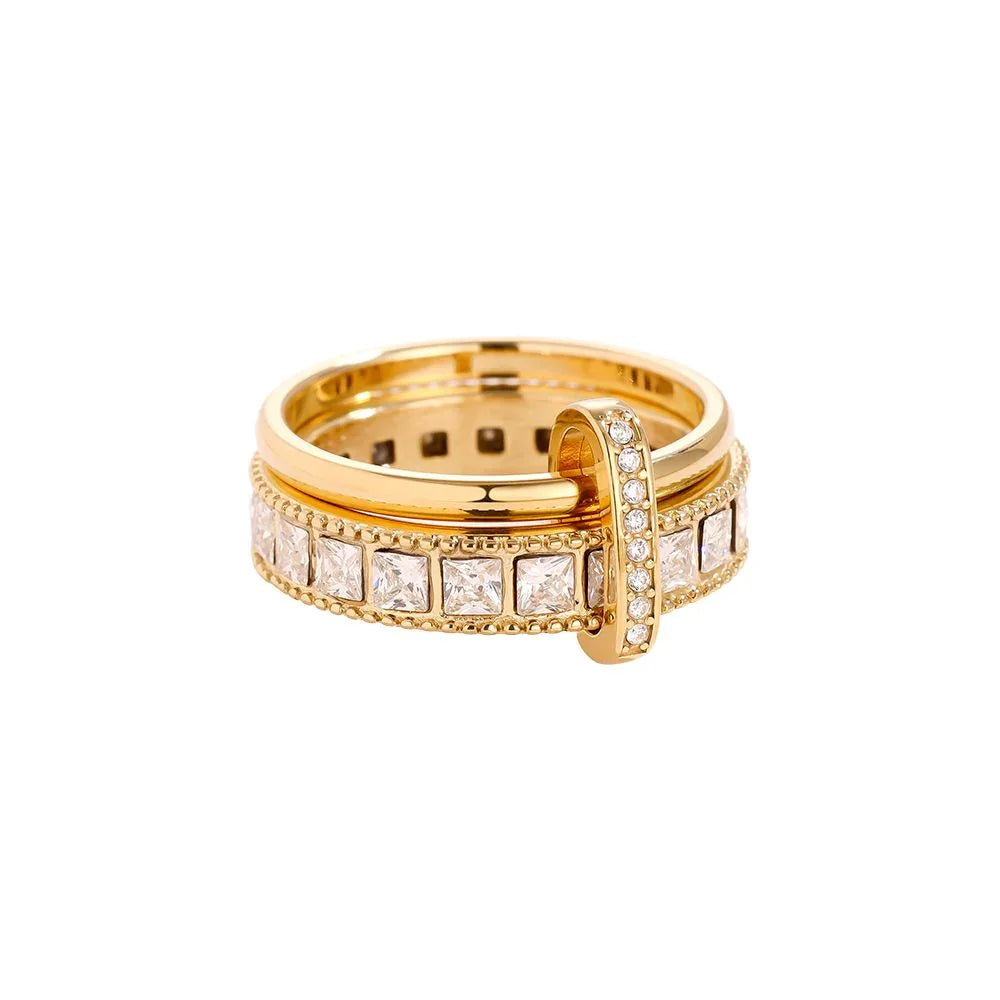 Goldener Ring mit quadratischen und runden Diamanten edler Schmuck Accessoire