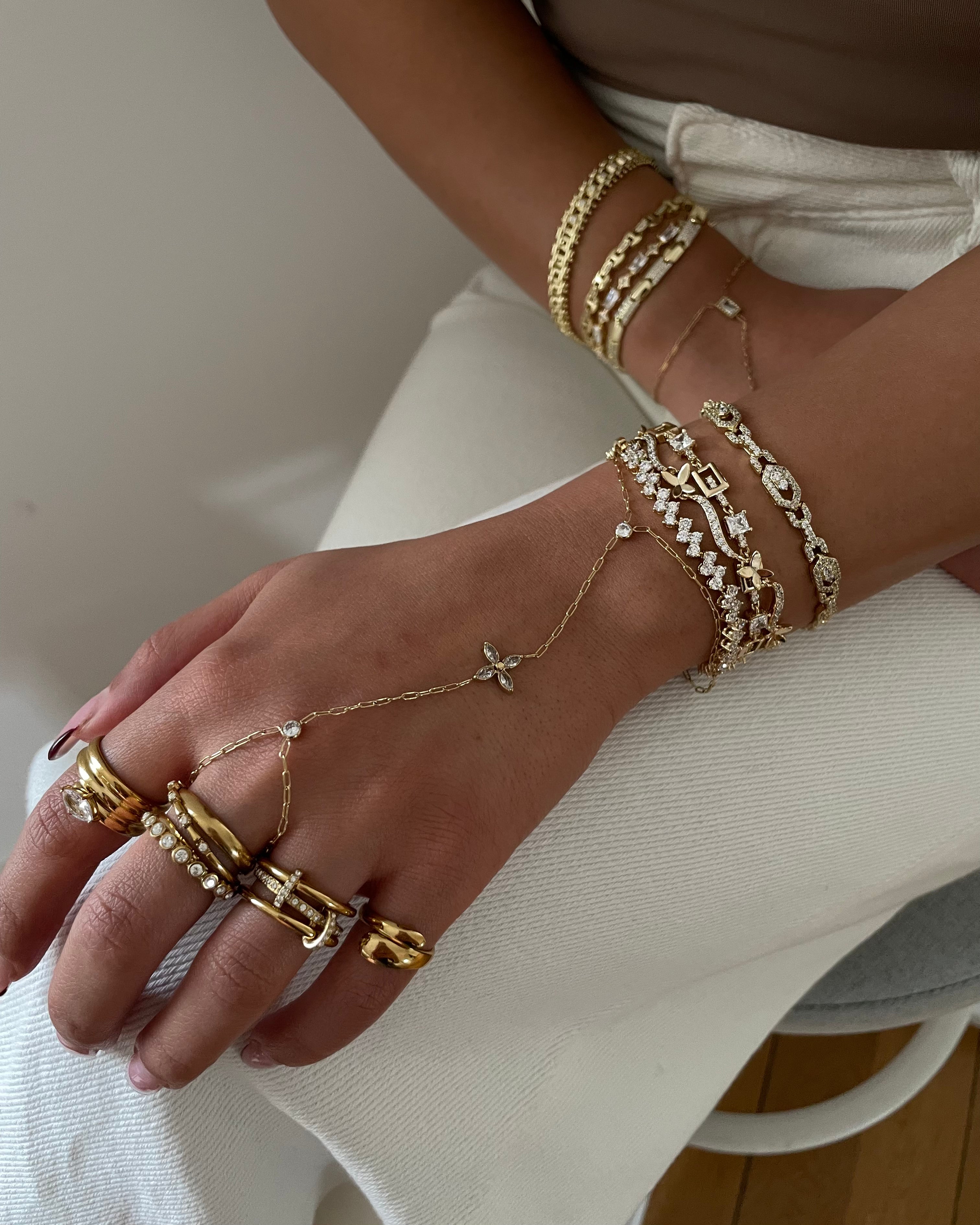 Hand Chain Fine Flower -18K vergoldet