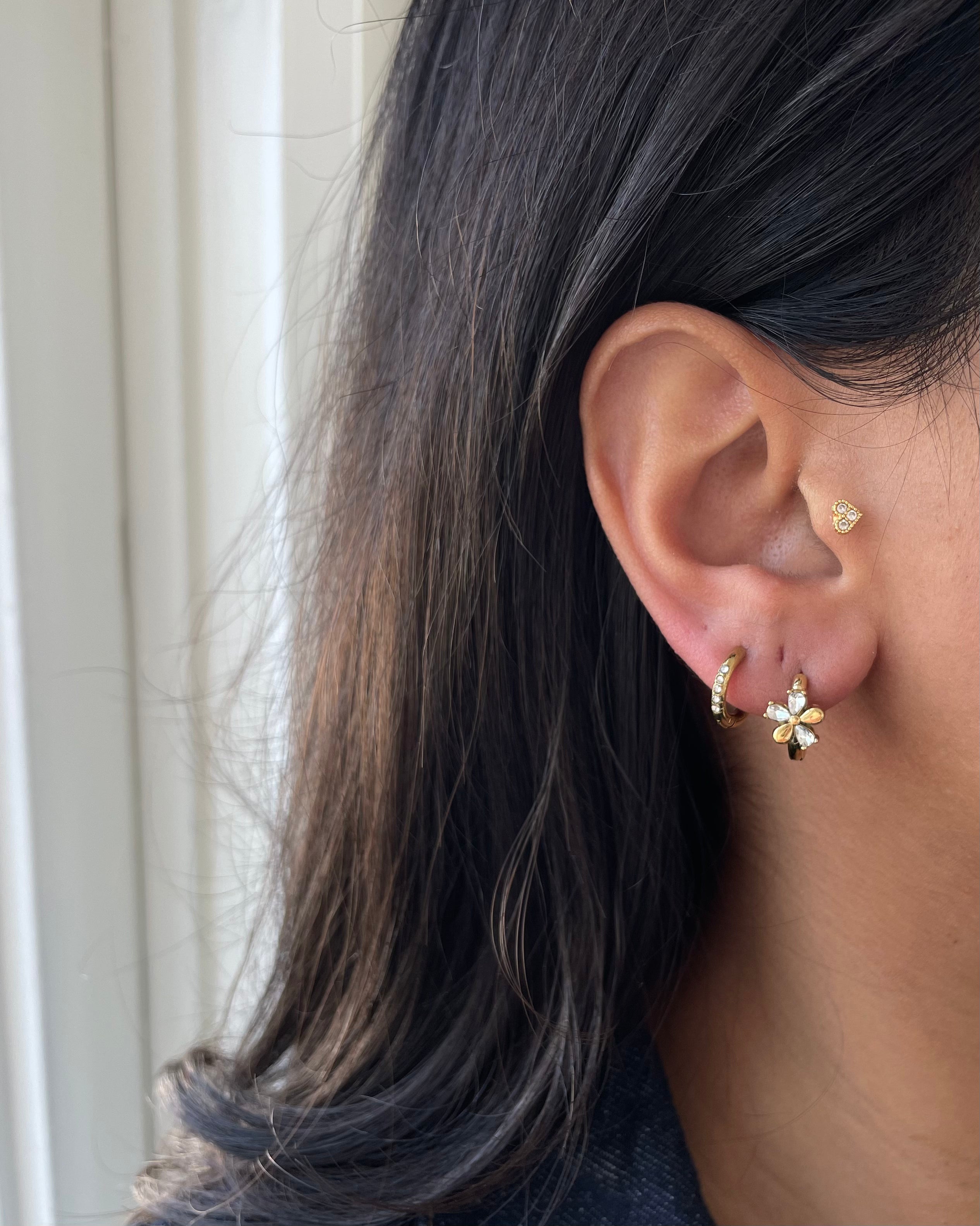 Mini Parlak Çiçek Halka Küpeler