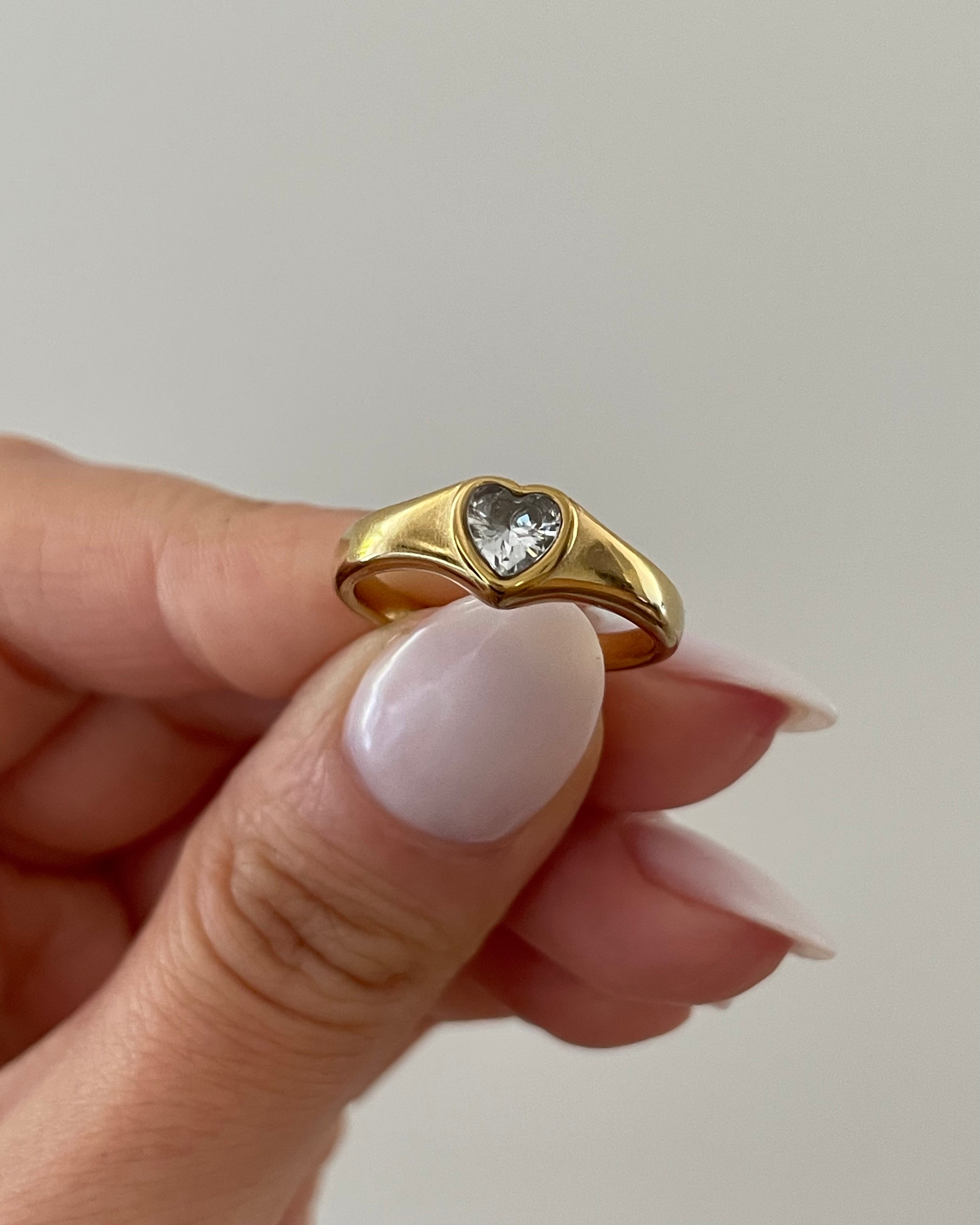 Ring Heart Stone