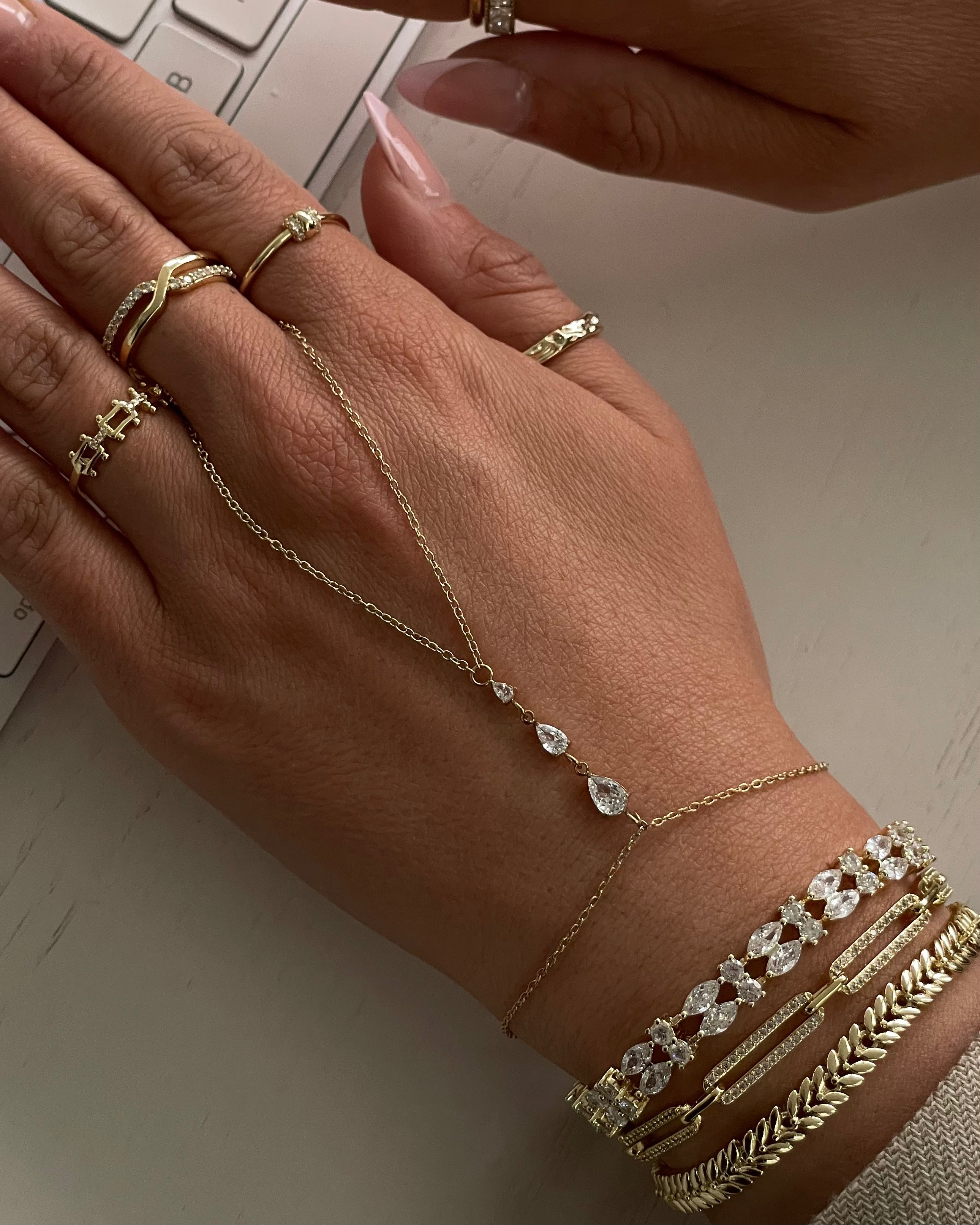Hand Chain Fine Drop -18K vergoldet
