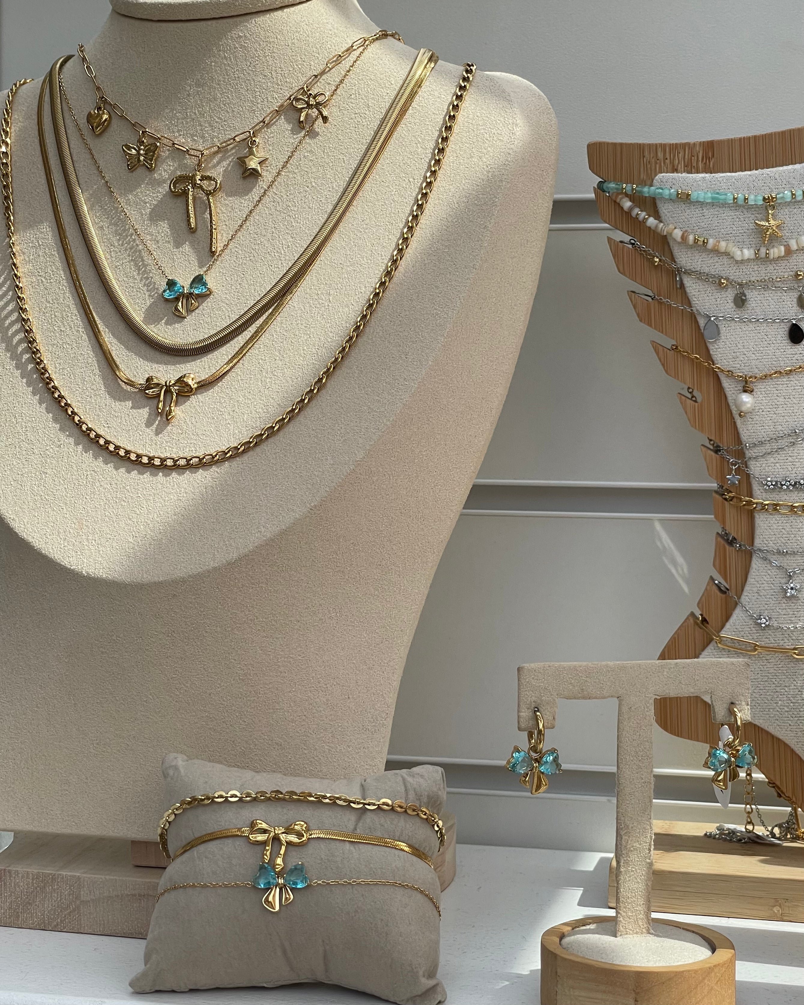 Bow Shine Aqua Mavi Kolye