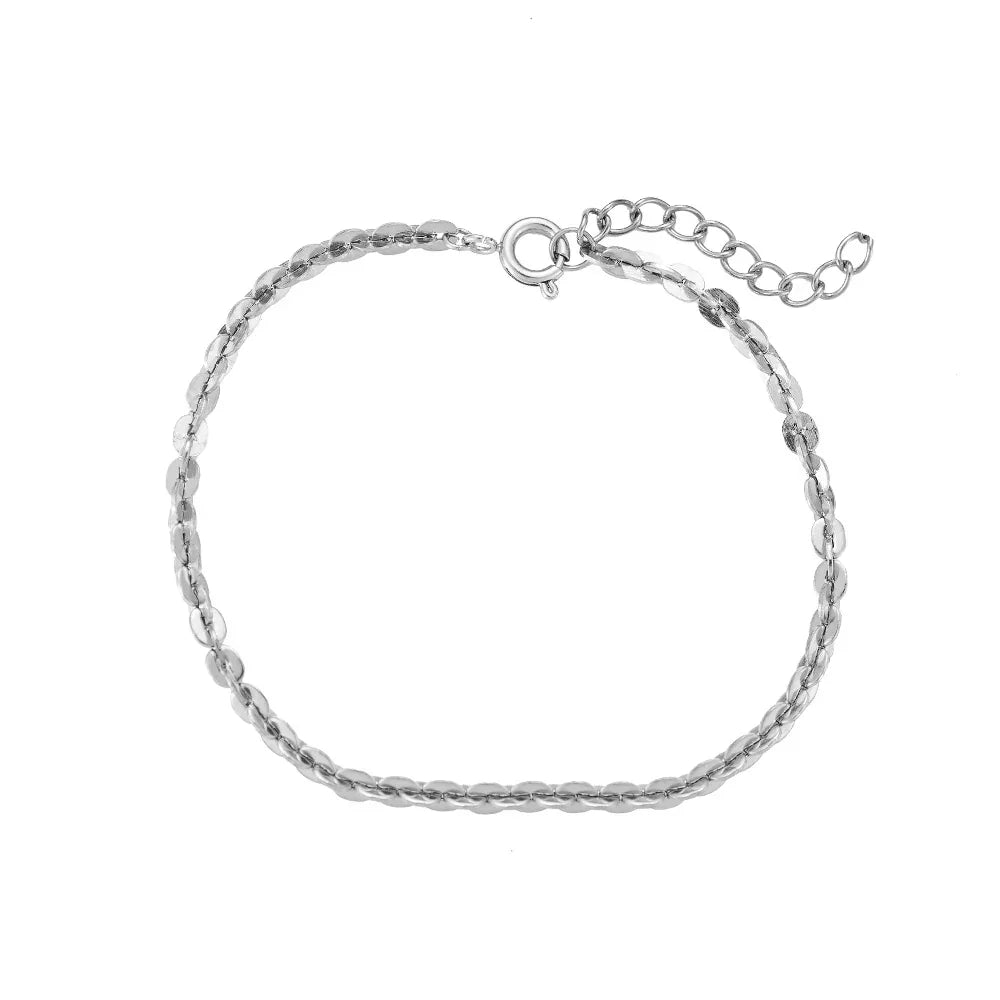 Feines silbernes Armband mit Kettengliedern und Karabinerverschluss