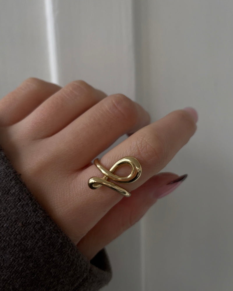 Ring Dream Knot