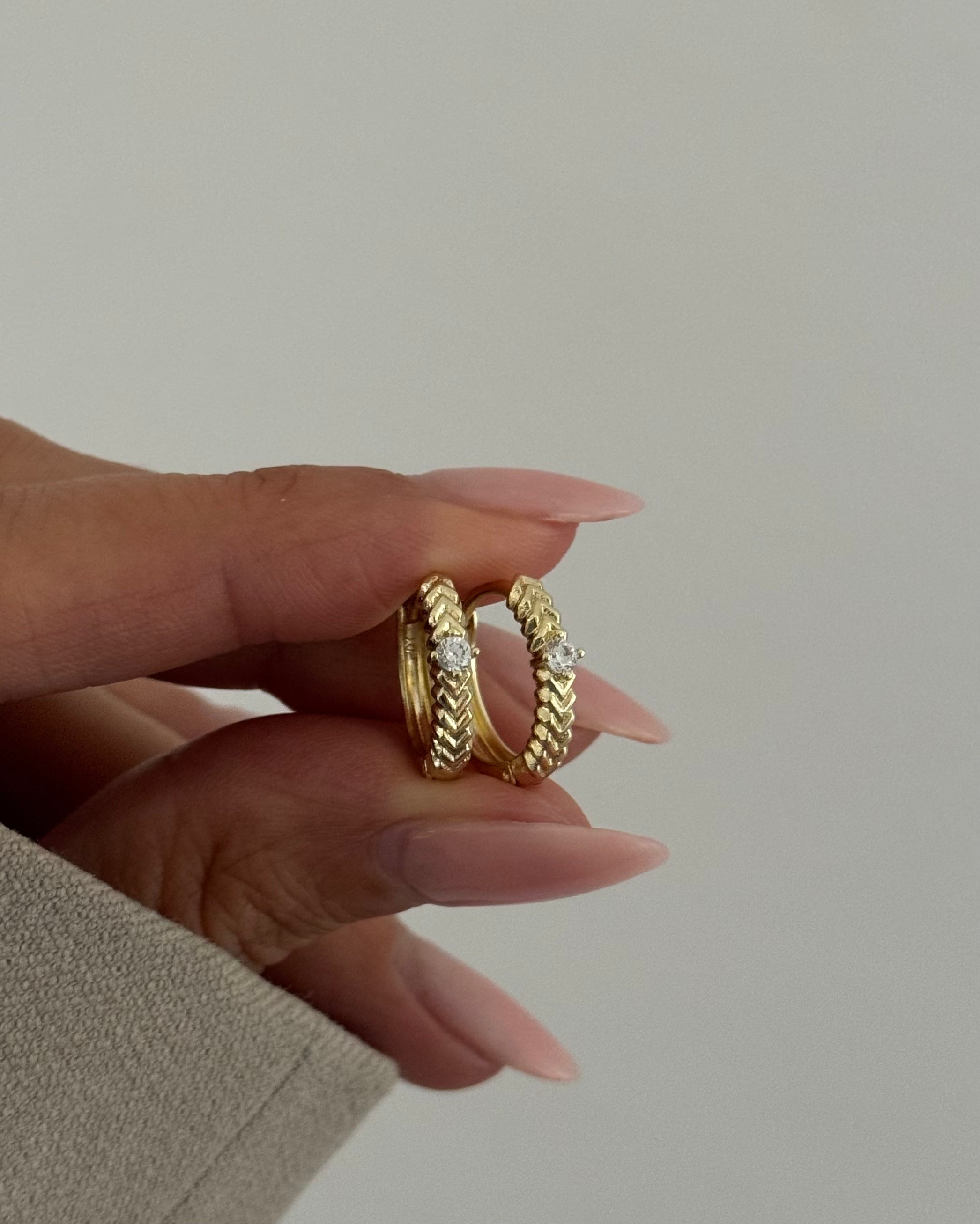 Creolen VIP Arrow Stone -14K vergoldet