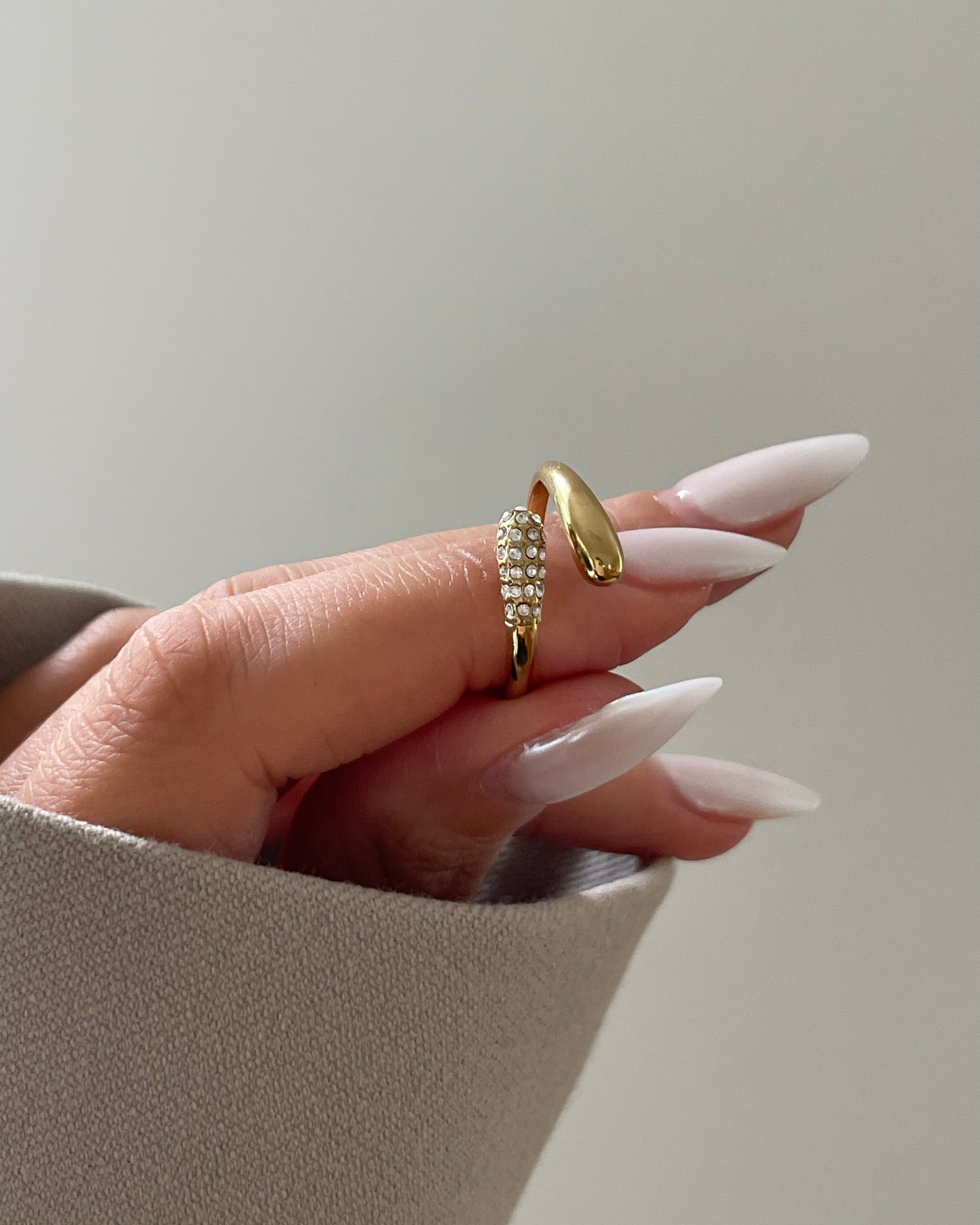 Ring Ares Shiny